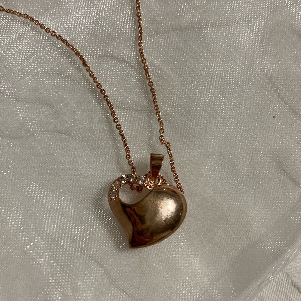 Rose tone heart necklace with adjustable chain NWOT